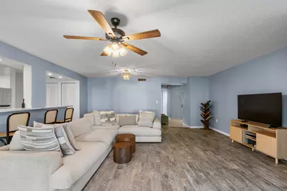 110 Half Moon Circle #D1, Hypoluxo, FL 33462 - Photo 5