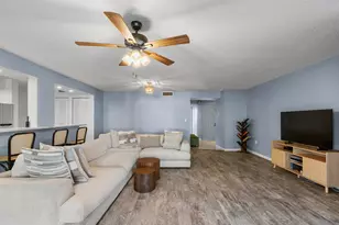 110 Half Moon Cir, Hypoluxo, FL 33462 - Photo 5