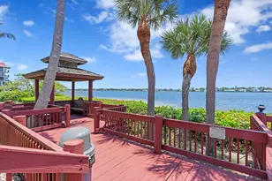 110 Half Moon Cir, Hypoluxo, FL 33462 - Photo 23