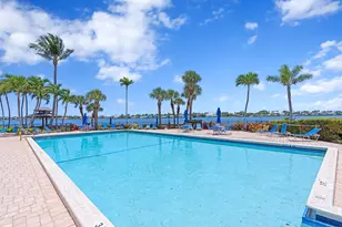 110 Half Moon Cir, Hypoluxo, FL 33462 - Photo 21