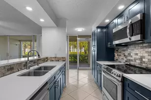 110 Half Moon Cir, Hypoluxo, FL 33462 - Photo 7