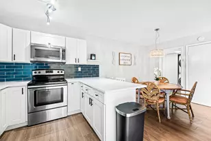 707 7th Ct, Palm Beach Gardens, FL 33410 - Photo 9