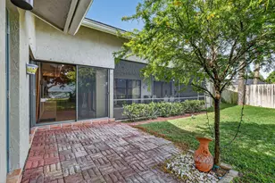 560 Juniper Pl, Wellington, FL 33414 - Photo 61