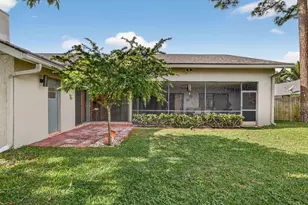 560 Juniper Pl, Wellington, FL 33414 - Photo 59