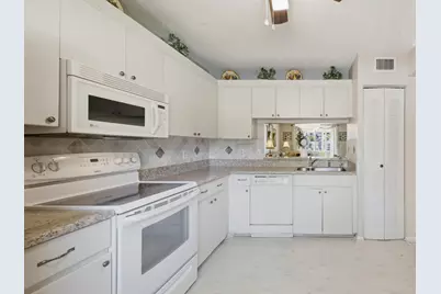 6698 10th Avenue N #106, Lake Worth, FL 33467 - Photo 5