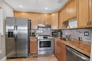 170 Valencia H, Delray Beach, FL 33446 - Photo 7