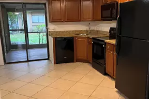 208 Wimbledon Lake Dr, Plantation, FL 33324 - Photo 5