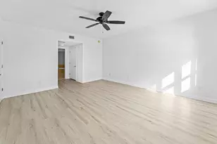 2640 Lake Shore Dr, Riviera Beach, FL 33404 - Photo 23