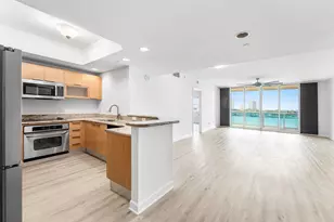 2640 Lake Shore Dr, Riviera Beach, FL 33404 - Photo 1