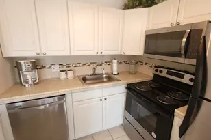 405 Southampton A, West Palm Beach, FL 33417 - Photo 9