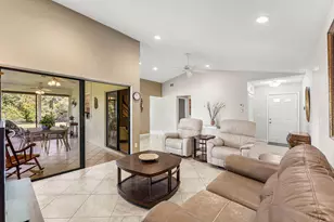 5574 Parkwalk Cir E, Boynton Beach, FL 33472 - Photo 19