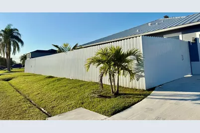 2092 SW Airoso Boulevard, Port Saint Lucie, FL 34984 - Photo 9