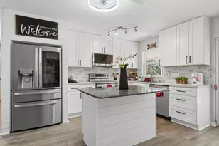 898 SE Evergreen Terrace, Port Saint Lucie, FL 34983 - Photo 11