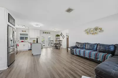 898 SE Evergreen Terrace, Port Saint Lucie, FL 34983 - Photo 9