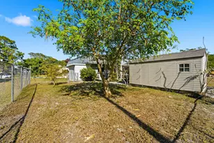 898 SE Evergreen Terrace, Port Saint Lucie, FL 34983 - Photo 33