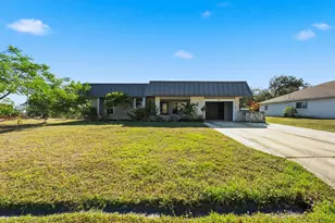 898 SE Evergreen Terrace, Port Saint Lucie, FL 34983 - Photo 3