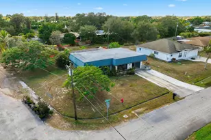 898 SE Evergreen Terrace, Port Saint Lucie, FL 34983 - Photo 39