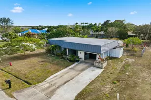 898 SE Evergreen Terrace, Port Saint Lucie, FL 34983 - Photo 35
