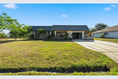 898 SE Evergreen Terrace, Port Saint Lucie, FL 34983 - Photo 3