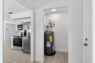 17296 W Sycamore Drive W, The Acreage, FL 33470 - Photo 11