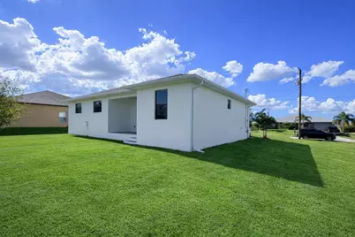 211 NW 25th Avenue, Cape Coral, FL 33993 - Photo 3