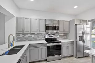 5015 Palmbrooke Cir, West Palm Beach, FL 33417 - Photo 9