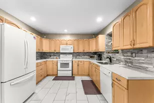 305 Henthorne Dr, Palm Springs, FL 33461 - Photo 15