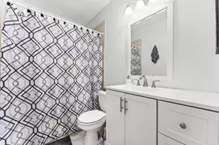 305 Henthorne Dr, Palm Springs, FL 33461 - Photo 17