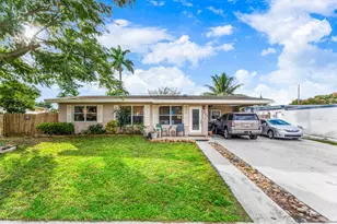 305 Henthorne Dr, Palm Springs, FL 33461 - Photo 1