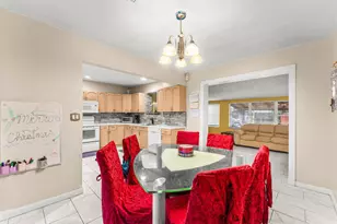 305 Henthorne Dr, Palm Springs, FL 33461 - Photo 11