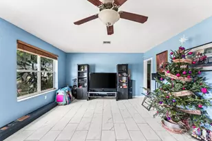 305 Henthorne Dr, Palm Springs, FL 33461 - Photo 5