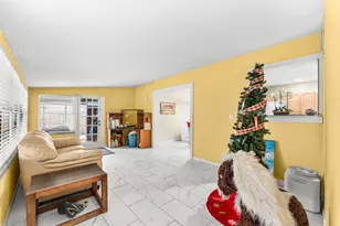 305 Henthorne Dr, Palm Springs, FL 33461 - Photo 7