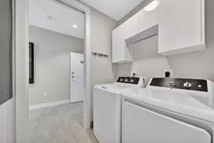 41 SW Seminole St, Stuart, FL 34994 - Photo 13