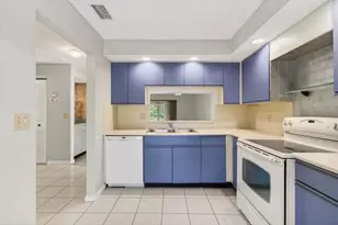 400 Club Cir, Boca Raton, FL 33487 - Photo 27