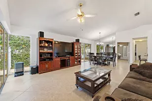 11 Admirals Ct, Palm Beach Gardens, FL 33418 - Photo 7