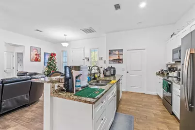 1035 34th Avenue SW, Vero Beach, FL 32968 - Photo 13