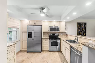 3505 Oaks Way #301, Pompano Beach, FL 33069 - Photo 5