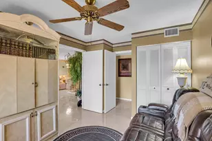 1012 Green Pine Blvd, West Palm Beach, FL 33409 - Photo 9