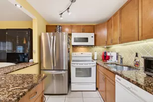 386 Grantham F, Deerfield Beach, FL 33442 - Photo 21