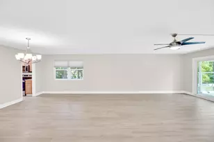 2333 Indian River Blvd, Vero Beach, FL 32960 - Photo 9