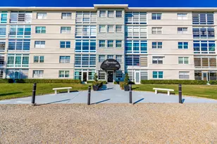 2333 Indian River Blvd, Vero Beach, FL 32960 - Photo 1