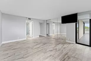 5280 N Ocean Dr, Singer Island, FL 33404 - Photo 13