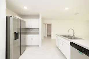 1381 SE Bayharbor St, Port Saint Lucie, FL 34983 - Photo 13