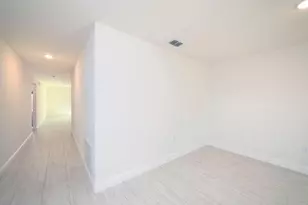 1381 SE Bayharbor St, Port Saint Lucie, FL 34983 - Photo 5