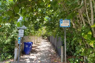 956 Tulip Ln, Vero Beach, FL 32963 - Photo 43