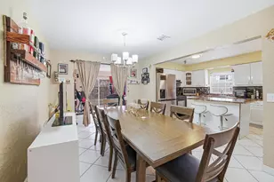 564 NW 55th St, Boca Raton, FL 33487 - Photo 9