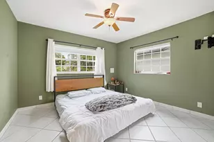 564 NW 55th St, Boca Raton, FL 33487 - Photo 23