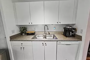 4892 Chancellor Dr, Jupiter, FL 33458 - Photo 13