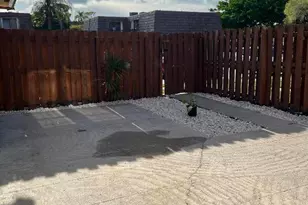 731 Springdale Cir, Palm Springs, FL 33461 - Photo 7