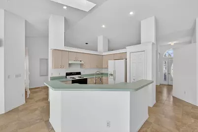 184 SW Uneeda Place, Port Saint Lucie, FL 34953 - Photo 13